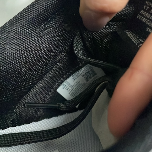 Black and white Nike low tops NWOT - Picture 8 of 8